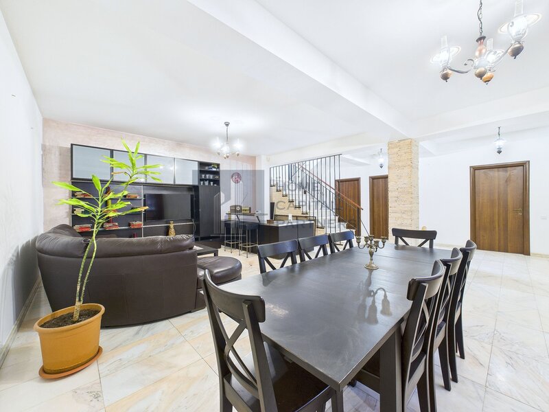 Branesti casa spatioasa de vanzare, gata de mutat, cu curte